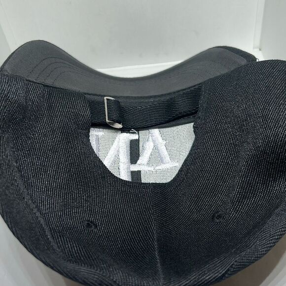 🧢 Black Baseball Cap with White “NY” Embroidery – Adjustable 🧢 - Picture 4 of 5